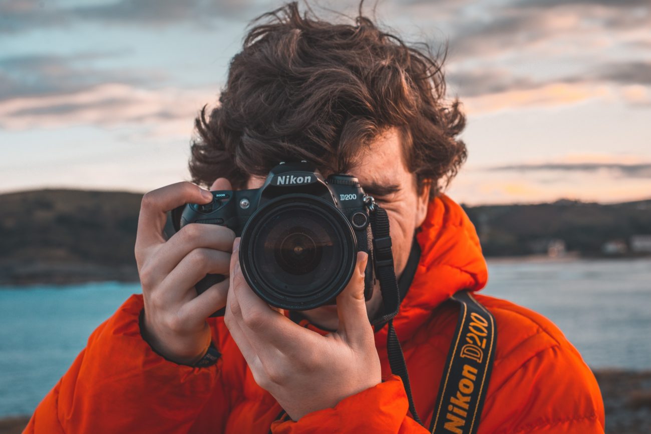 Photographers’ 5 Biggest Business Mistakes - HoneyBook blog post - img by guillermo-sanchez