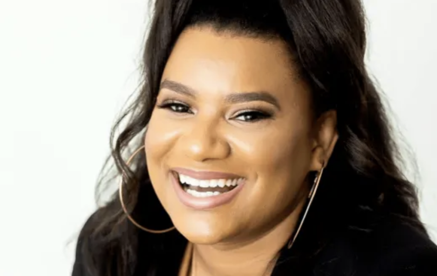Charlene McCraney giving blogging tips