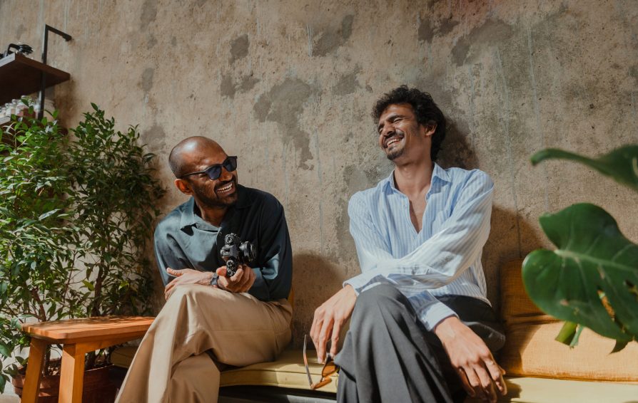 Stocksy_txpb6dedb86Ty6400_OriginalDelivery_6611130