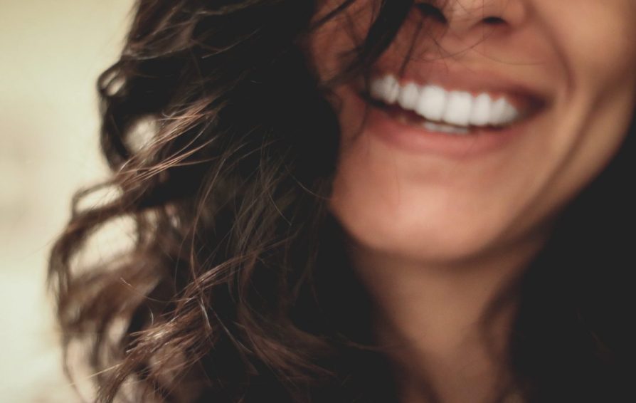 lesly smiling