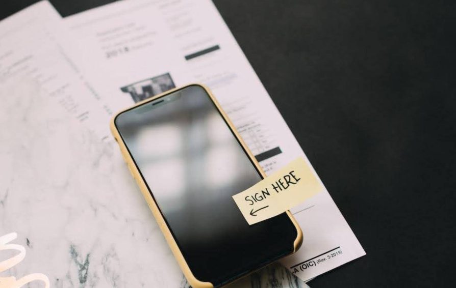 digital contract signing on a mobile phone