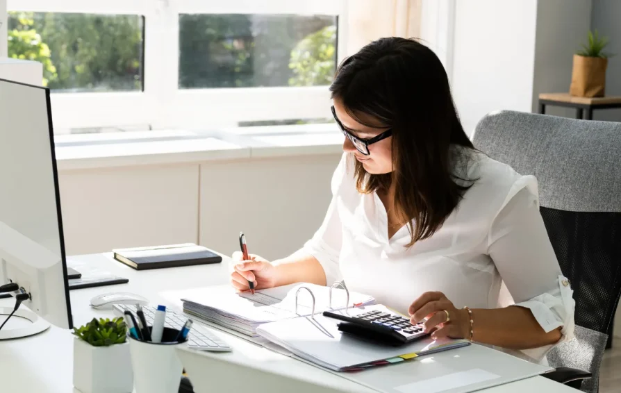 what-is-a-bookkeeper-header_390404449a